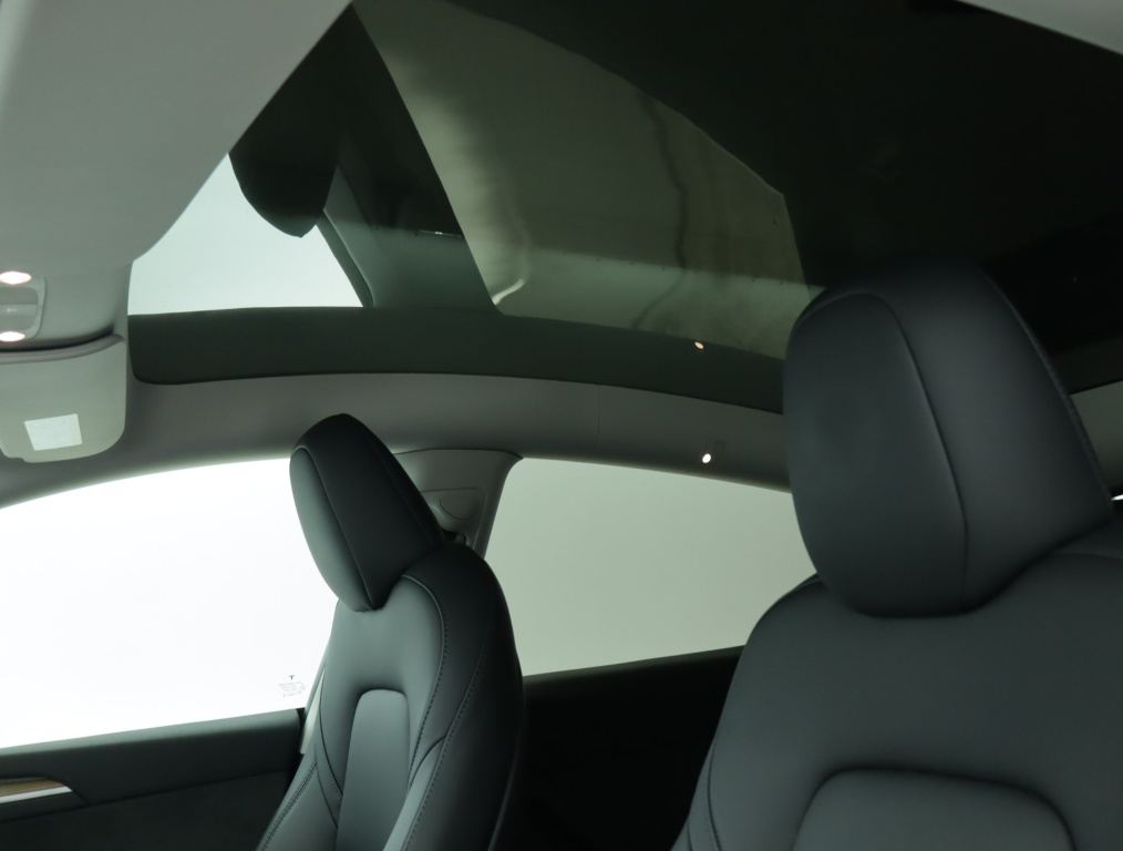 Tesla Model Y 2023 18