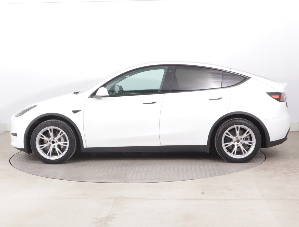 Tesla Model Y 2023 4