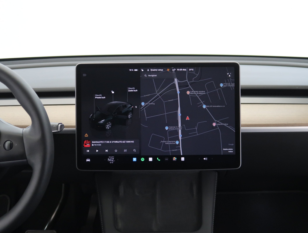 Tesla Model Y 4x4 2023 14
