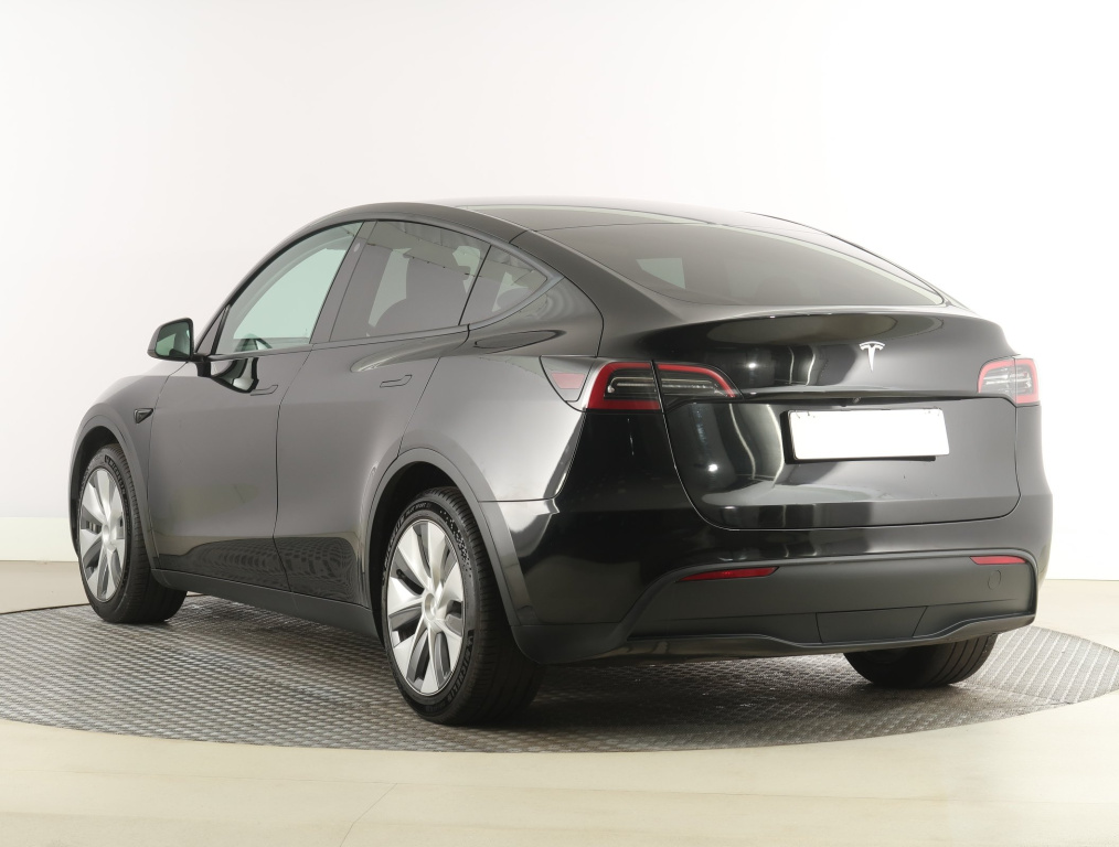 Tesla Model Y 4x4 2023 5
