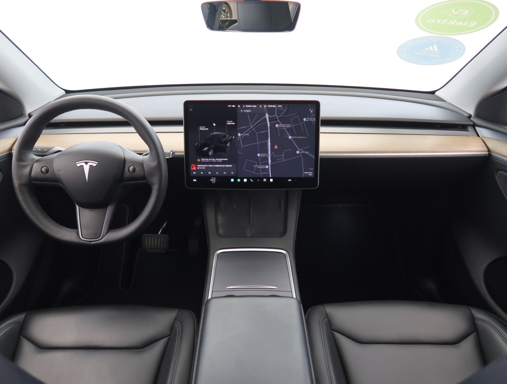 Tesla Model Y 4x4 2023 9