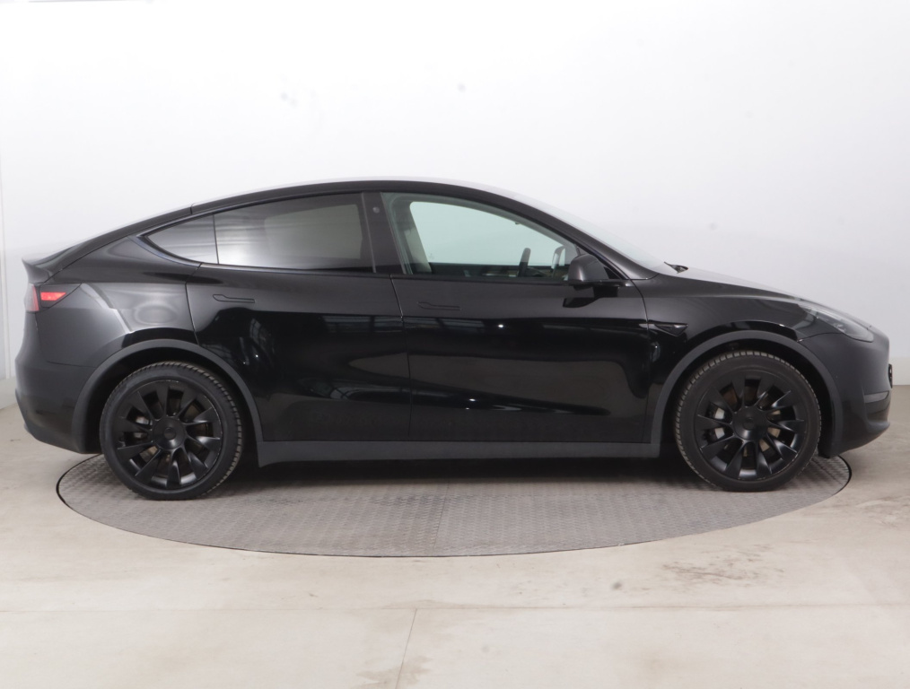 Tesla Model Y 4x4 2023 8