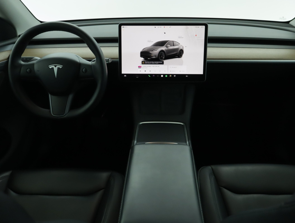 Tesla Model Y 4x4 2023 9