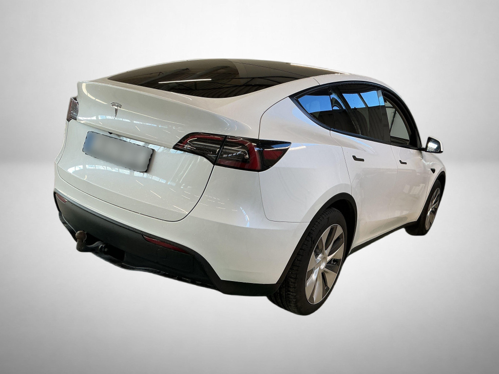 Tesla Model Y 2023 2