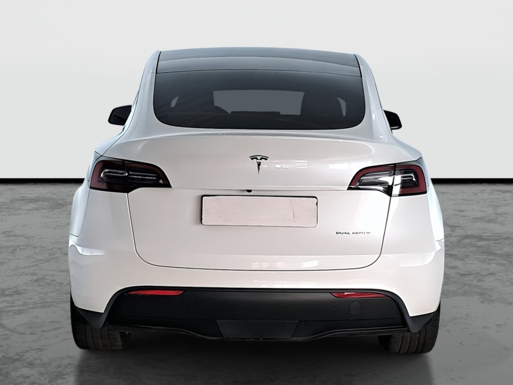 Tesla Model Y 4x4 2023 6