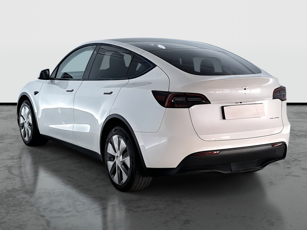 Tesla Model Y 4x4 2023 5
