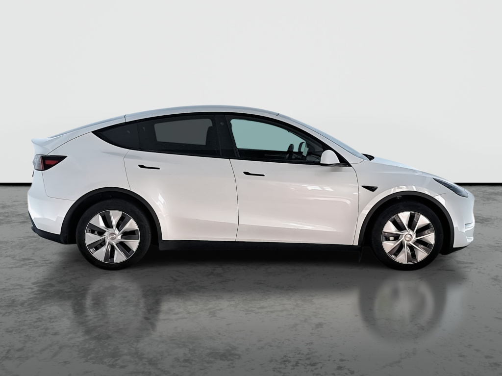 Tesla Model Y 4x4 2023 8