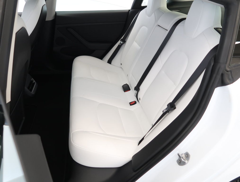 Tesla Model 3 4x4 2022 12