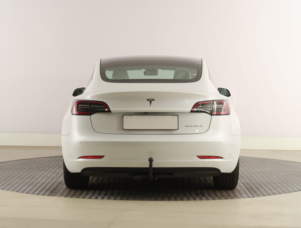 Tesla Model 3 4x4 2022 6