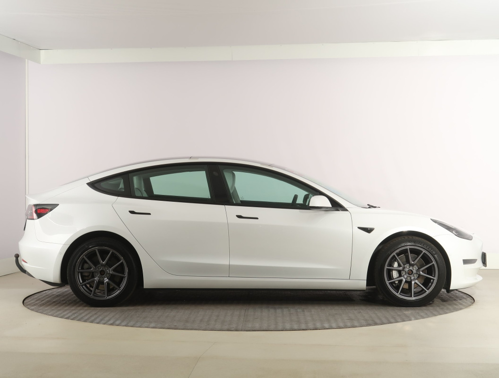Tesla Model 3 4x4 2022 8