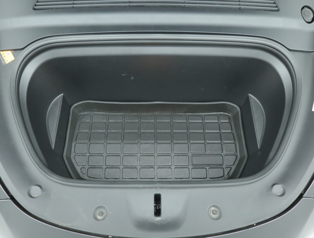 Tesla Model Y 4x4 2022 19
