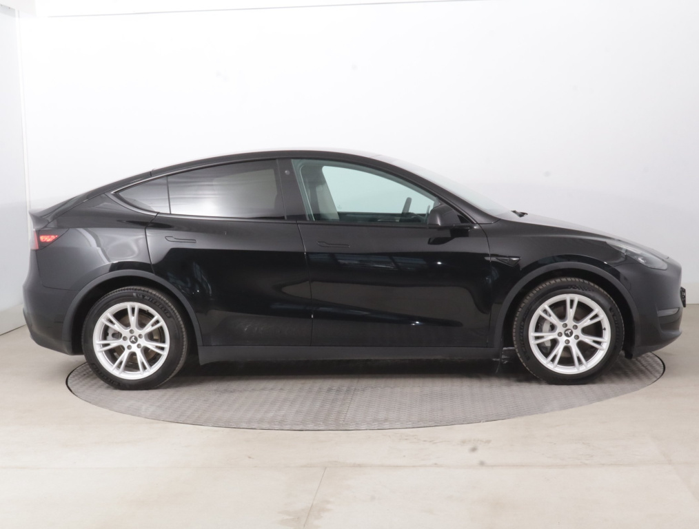 Tesla Model Y 4x4 2022 8