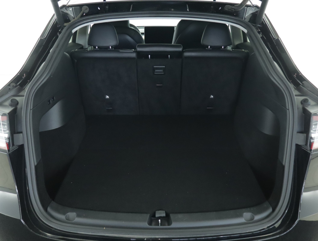 Tesla Model Y 4x4 2022 17