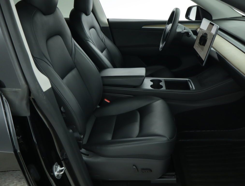Tesla Model Y 4x4 2022 10