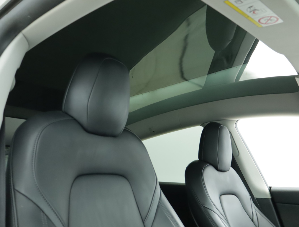 Tesla Model Y 4x4 2022 18