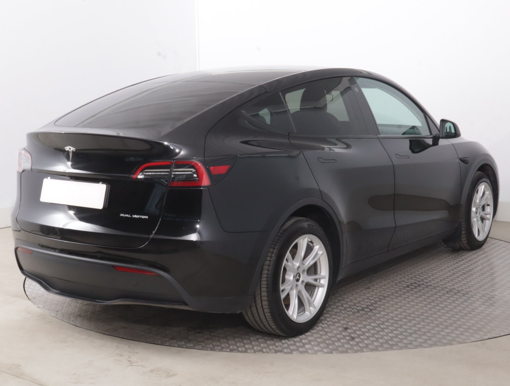 Tesla Model Y 4x4 2022 7