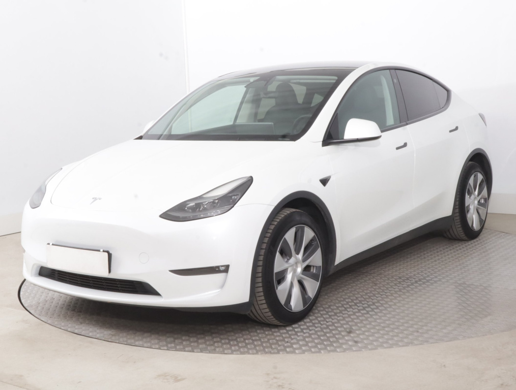 Tesla Model Y 4x4 2023 3
