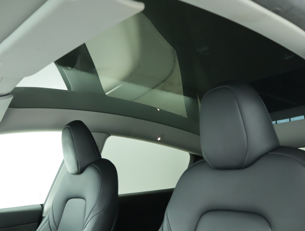 Tesla Model Y 4x4 2023 18