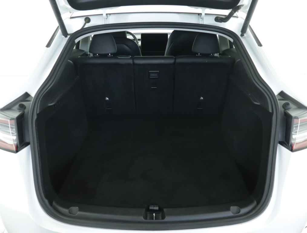 Tesla Model Y 4x4 2023 17