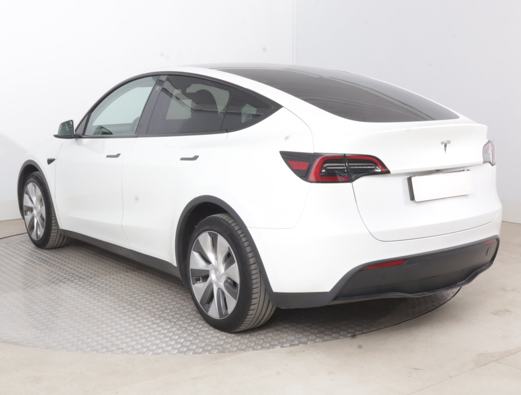 Tesla Model Y 4x4 2023 5