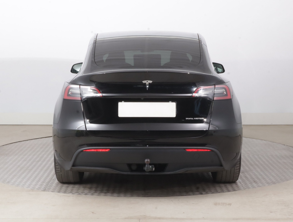 Tesla Model Y 4x4 2023 6