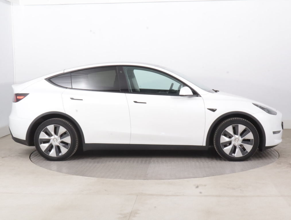 Tesla Model Y 4x4 2022 8