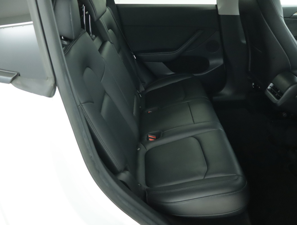 Tesla Model Y 4x4 2022 11