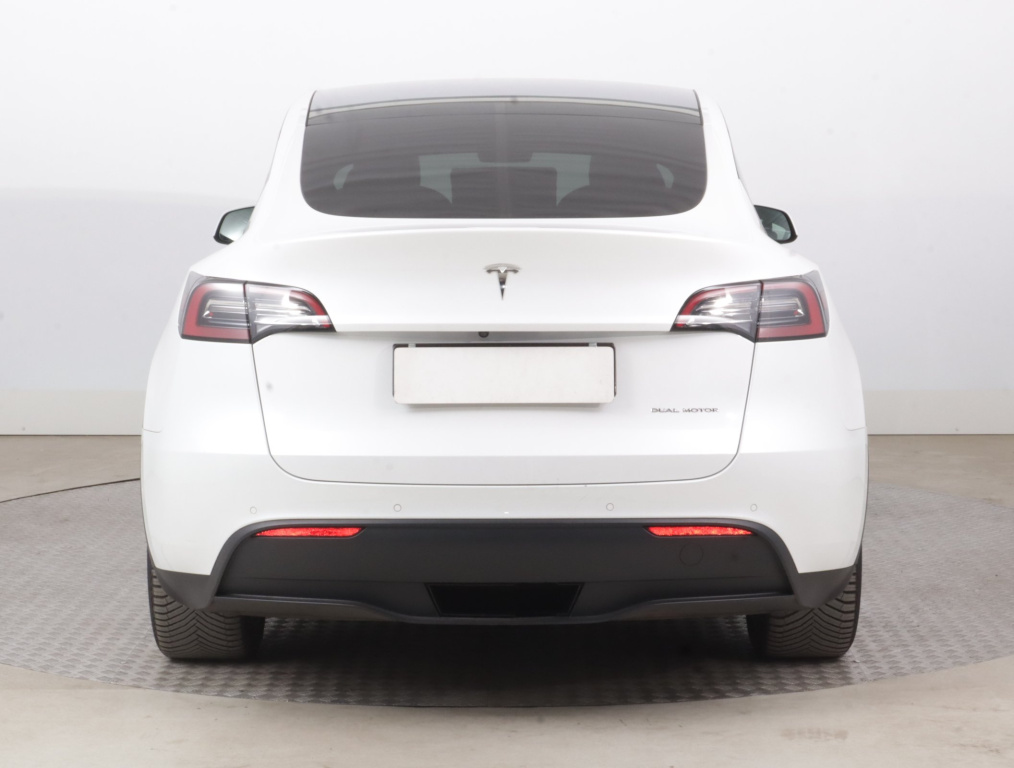 Tesla Model Y 4x4 2022 6