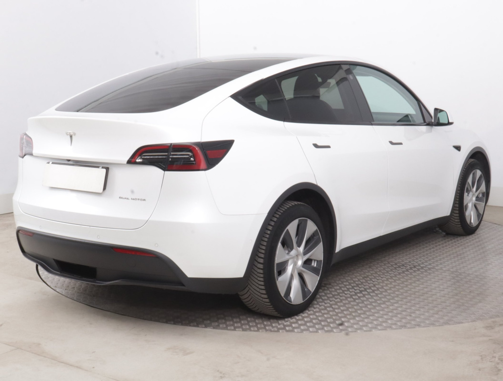 Tesla Model Y 4x4 2022 7