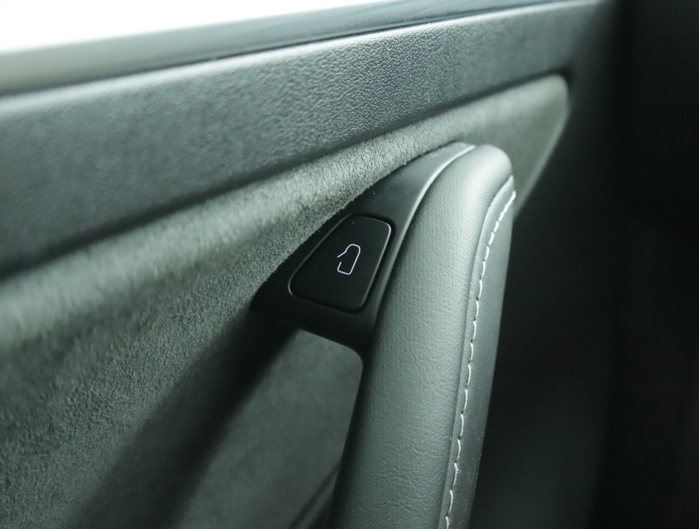 Tesla Model Y 4x4 2022 20