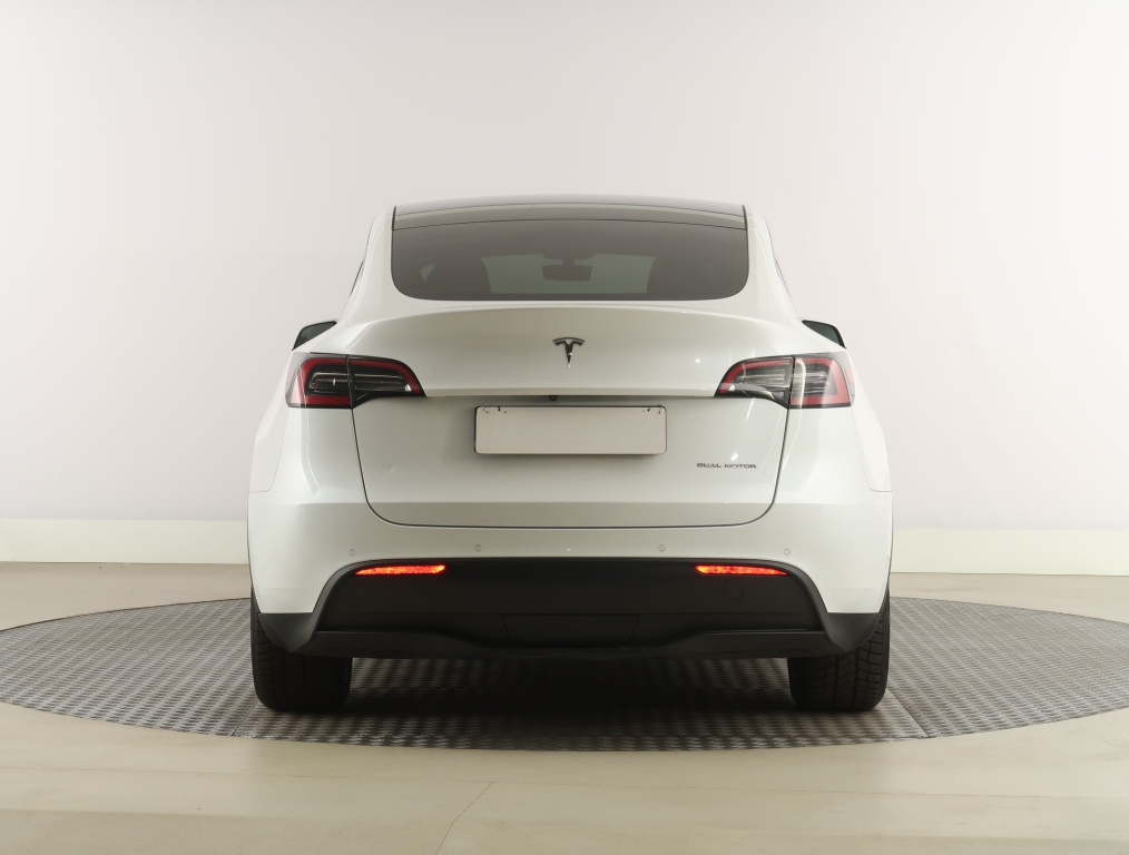 Tesla Model Y 4x4 2022 6