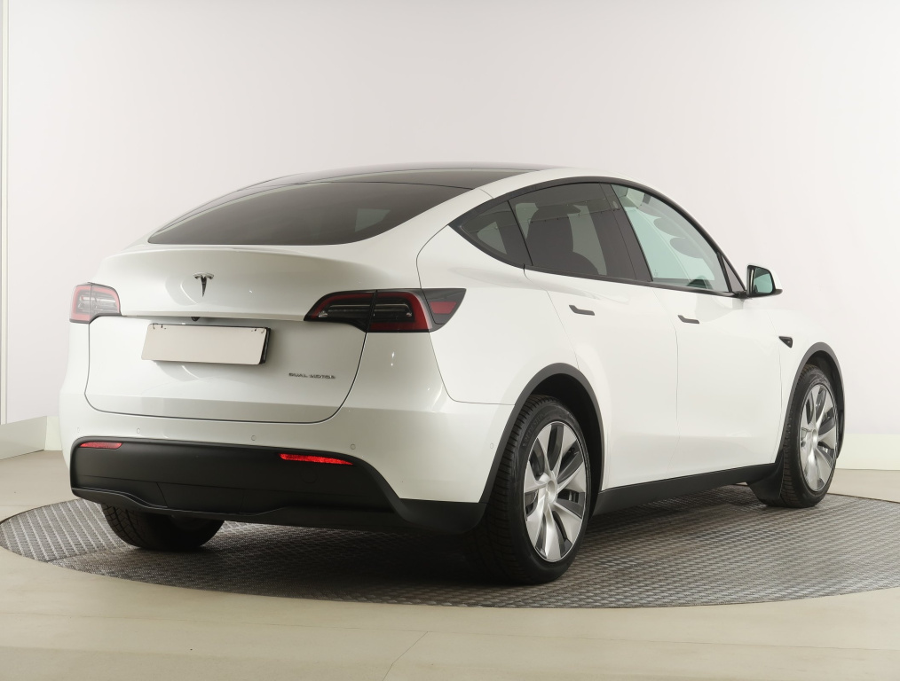 Tesla Model Y 4x4 2022 7