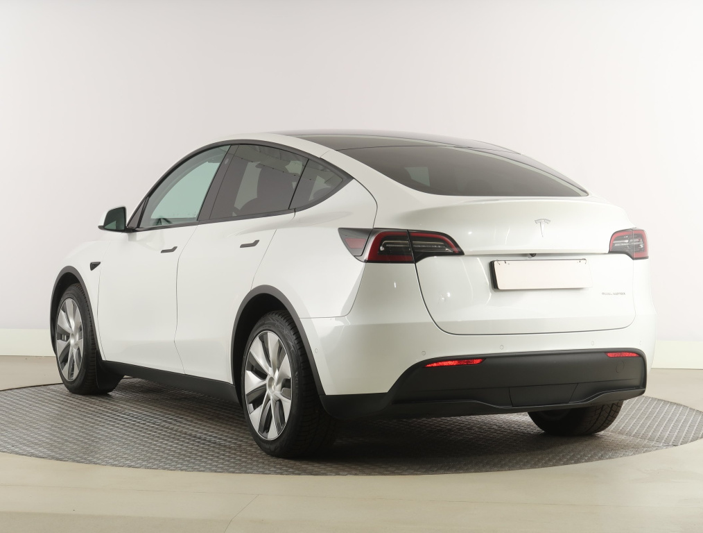 Tesla Model Y 4x4 2022 5