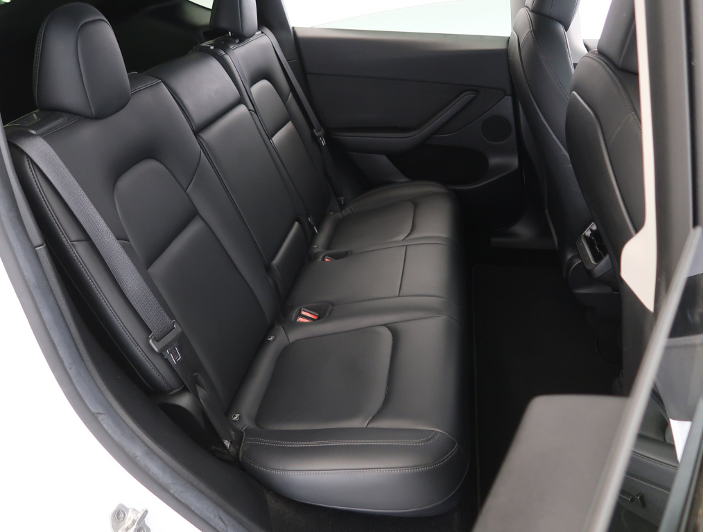 Tesla Model Y 4x4 2022 11