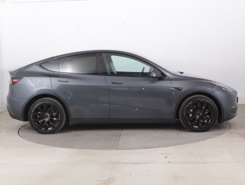 Tesla Model Y 4x4 2022 8