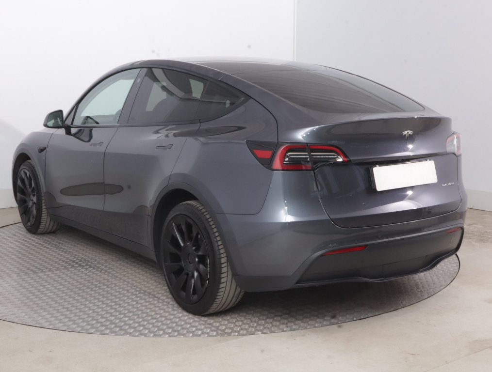 Tesla Model Y 4x4 2022 5