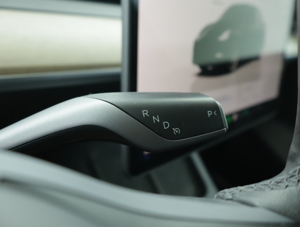Tesla Model Y 4x4 2022 16