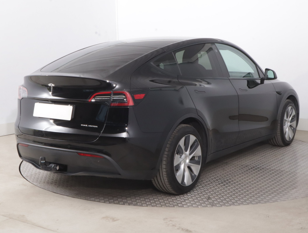 Tesla Model Y 4x4 2022 7