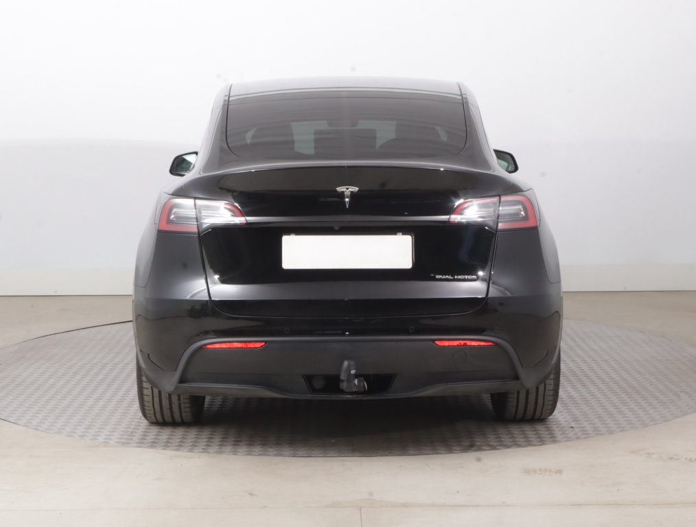 Tesla Model Y 4x4 2022 6