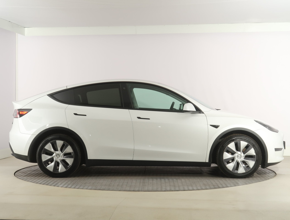 Tesla Model Y 4x4 2022 8