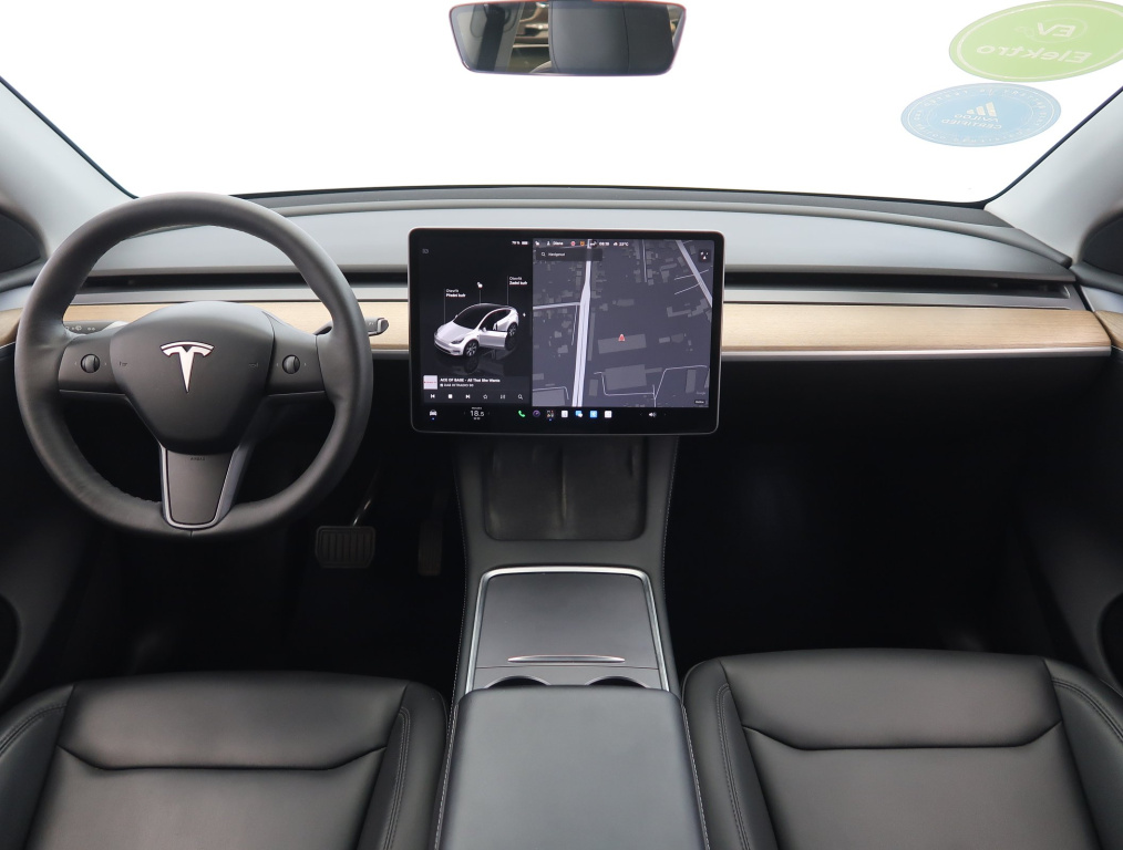 Tesla Model Y 4x4 2022 9