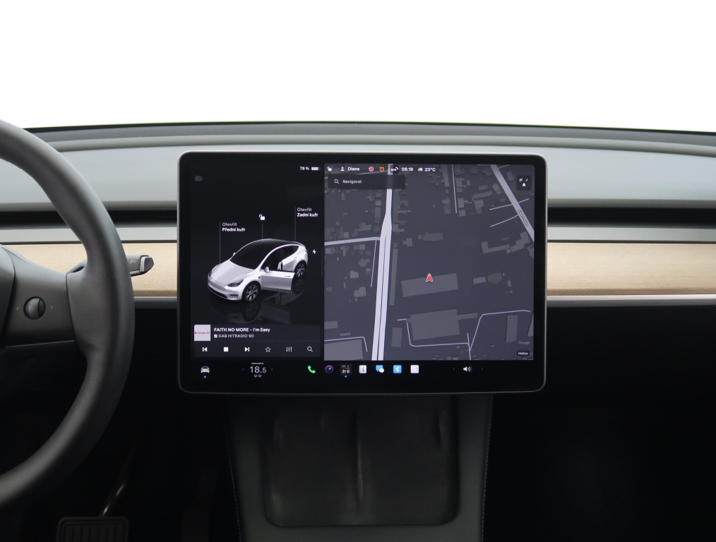 Tesla Model Y 4x4 2022 14