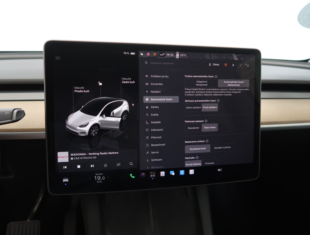 Tesla Model Y 4x4 2022 24