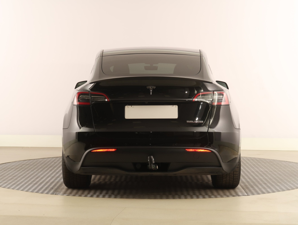 Tesla Model Y 4x4 2022 6