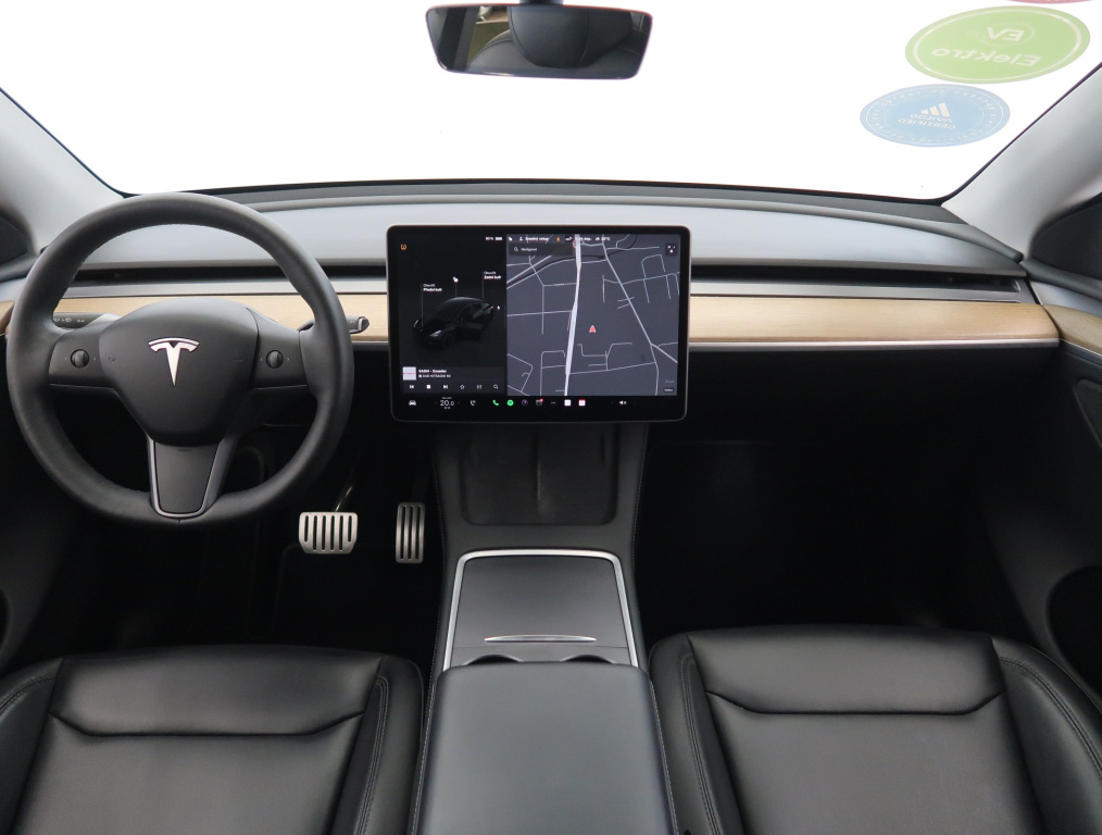 Tesla Model Y 4x4 2022 9