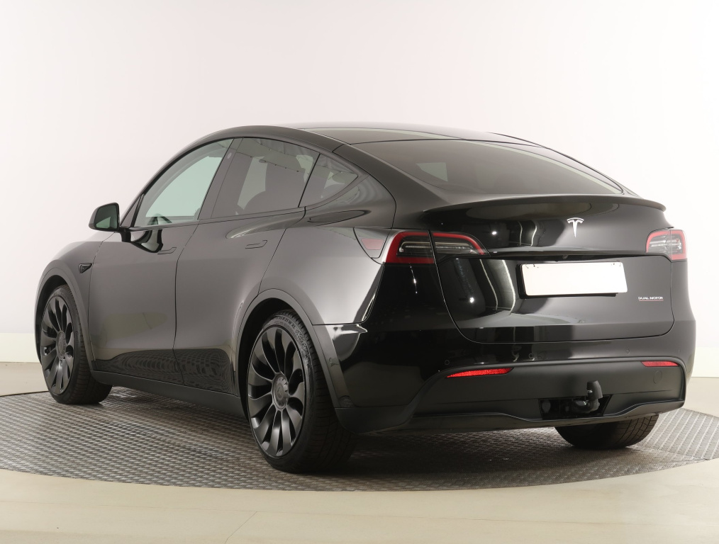 Tesla Model Y 4x4 2022 5