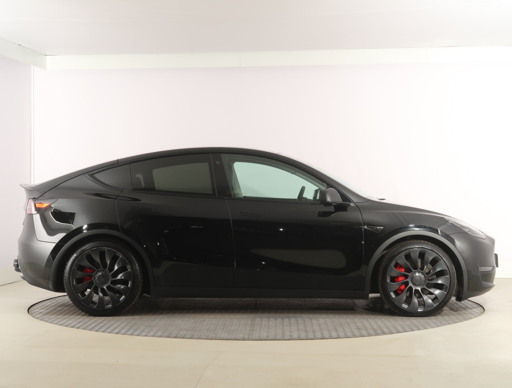 Tesla Model Y 4x4 2022 8