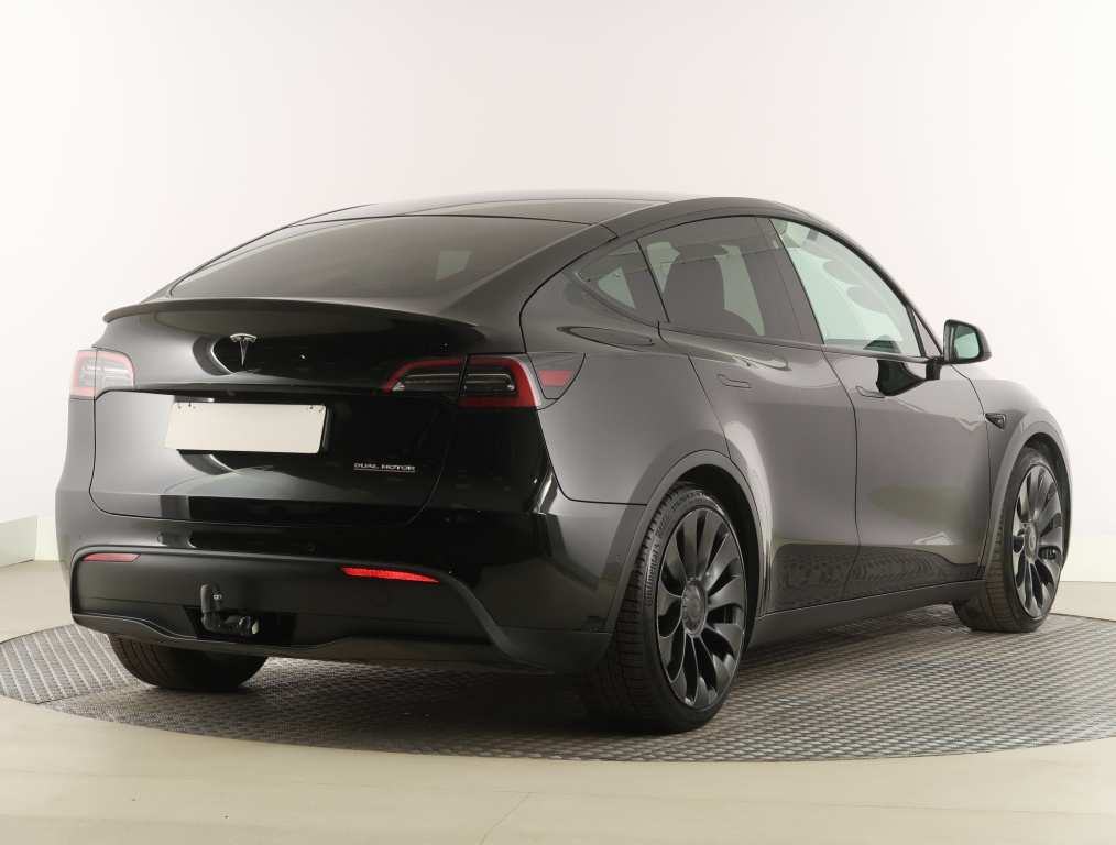 Tesla Model Y 4x4 2022 7
