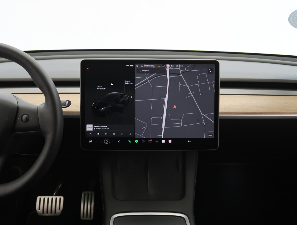 Tesla Model Y 4x4 2022 14