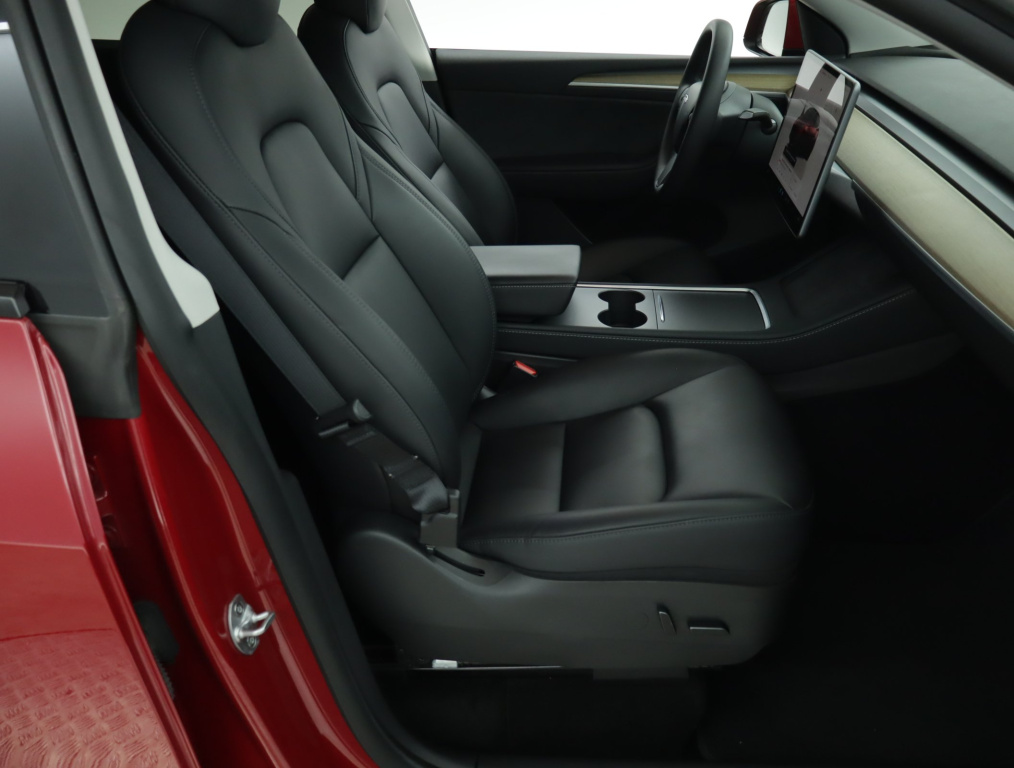 Tesla Model Y 4x4 2022 10
